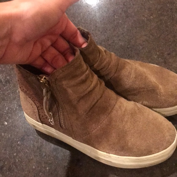 sperry crest zone sneaker